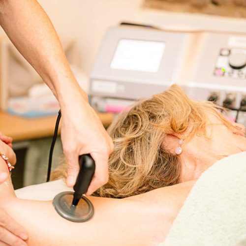 Aplicación de Indiba en tratamiento estético corporal en Barrio Salamanca